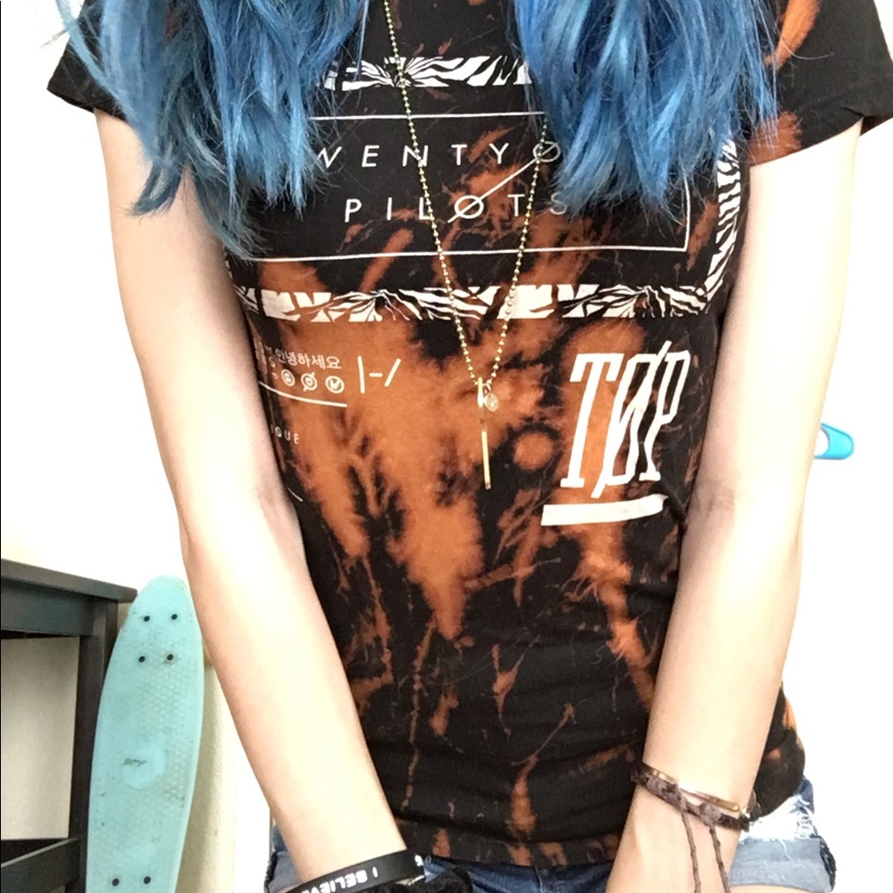 TØP shirt